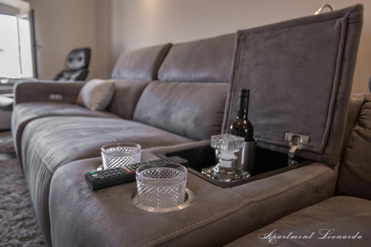 Apartament Penthouse Leonarda With Private Parking Pula Zewnętrze zdjęcie